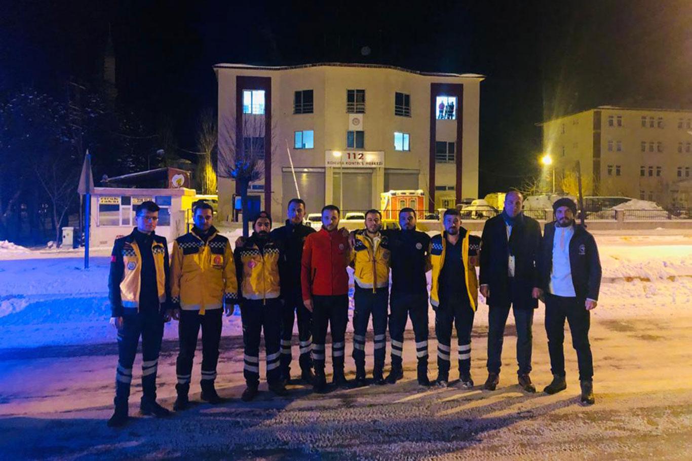 Bitlis'ten sağlık ve UMKE ekipleri yola çıktı